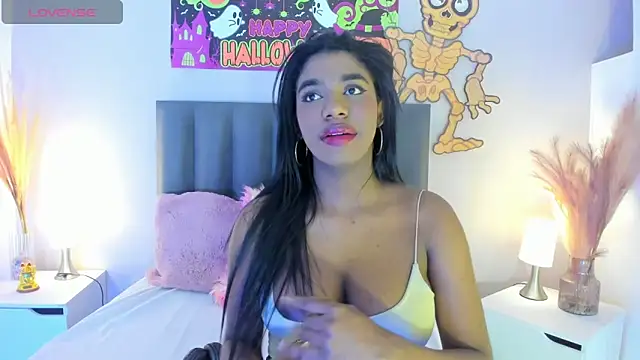 Snapshot of KendraChavez_ chatting on October 2025 09:43:02 PM KendraChavez online show from October 2025 09:43:02 PM