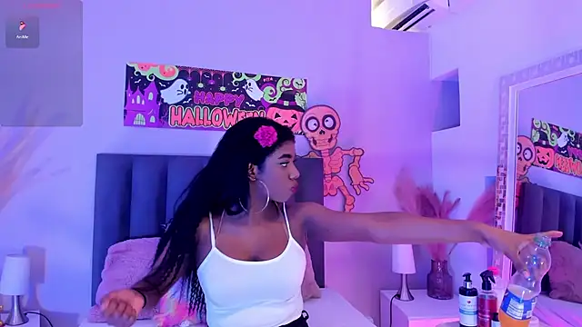 Snapshot of KendraChavez_ chatting on October 2025 10:52:01 PM KendraChavez online show from October 2025 10:52:01 PM