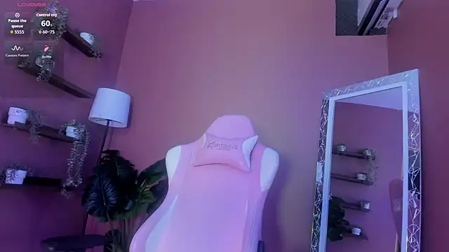 Snapshot of KendraChavez_ chatting on October 2025 09:06:02 PM KendraChavez online show from October 2025 09:06:02 PM