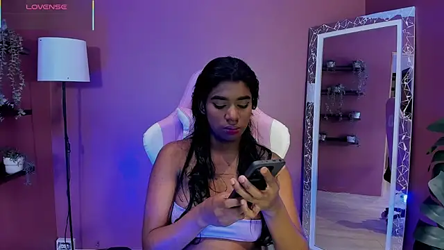 Snapshot of KendraChavez_ chatting on November 2025 10:46:02 PM KendraChavez online show from November 2025 10:46:02 PM