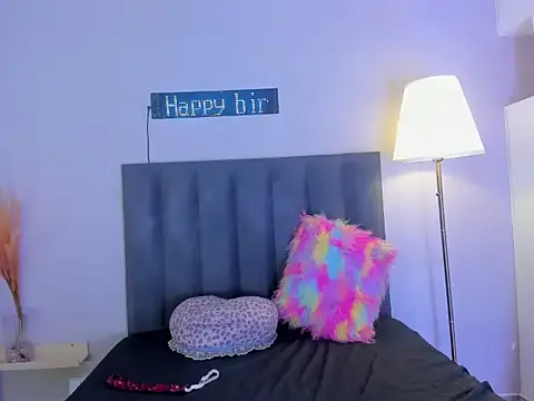 KendraChavez  online show from February 2026 09:13:02 PM