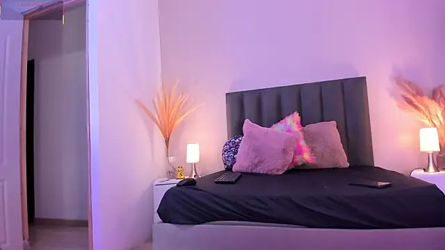 Snapshot of KendraChavez_ chatting on September 2025 10:27:01 PM KendraChavez online show from September 2025 10:27:01 PM