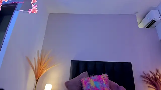 Snapshot of KendraChavez_ chatting on September 2025 09:42:01 PM KendraChavez online show from September 2025 09:42:01 PM