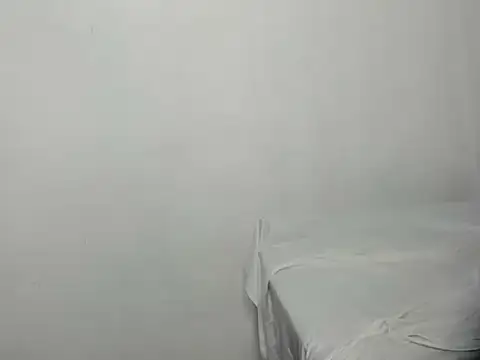 Crazy Cat1995 online show from April 2026 02:32:02 PM