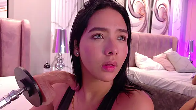 HilaryQueen online show from December 2025 08:27:02 AM