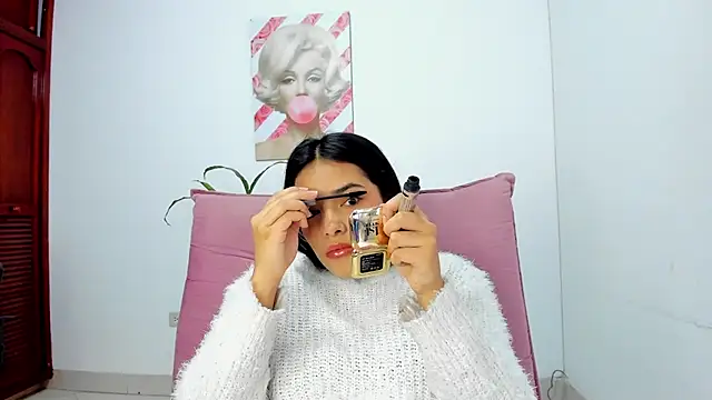 Snapshot of valeria_millers chatting on November 2025 01:37:02 PM valeria millers online show from November 2025 01:37:02 PM