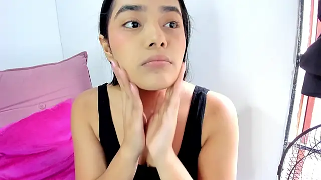 Snapshot of valeria_millers chatting on October 2025 01:32:01 PM valeria millers online show from October 2025 01:32:01 PM