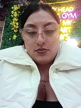 Snapshot of megan_fox5 chatting on December 2025 10:03:02 PM megan fox5 online show from December 2025 10:03:02 PM