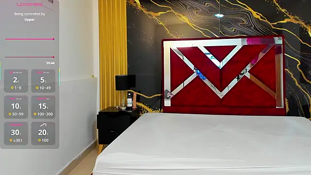 VioletRose as online show from February 2026 07:44:02 PM