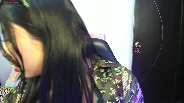 charlotte queen1320 online show from June 2026 12:16:01 AM