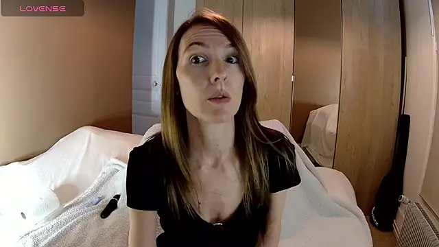 Snapshot of fanny_posy chatting on June 2026 11:43:02 AM fanny posy online show from June 2026 11:43:02 AM