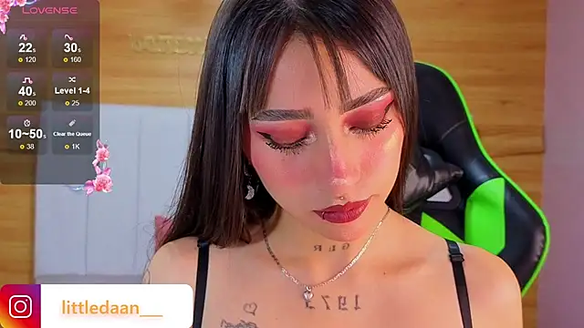 Abril Velvet a  online show from January 2026 12:52:02 PM