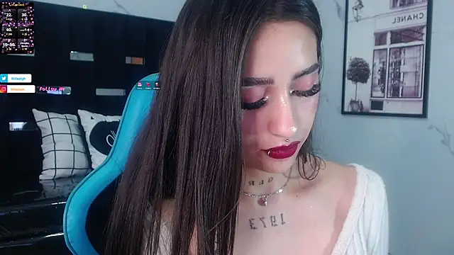 Abril Velvet a  online show from October 2025 01:09:01 AM