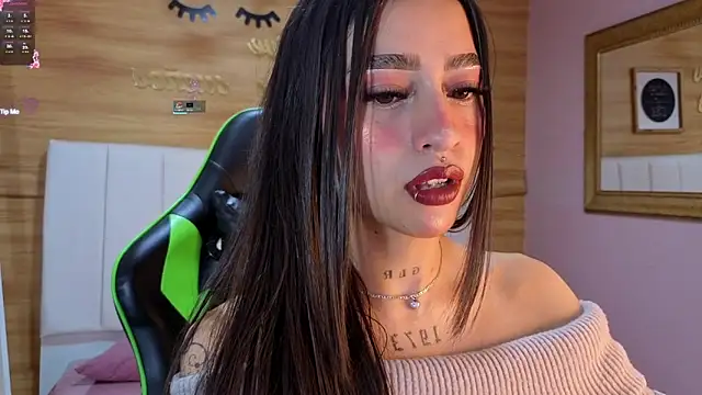 Abril Velvet a  online show from November 2025 12:38:02 PM