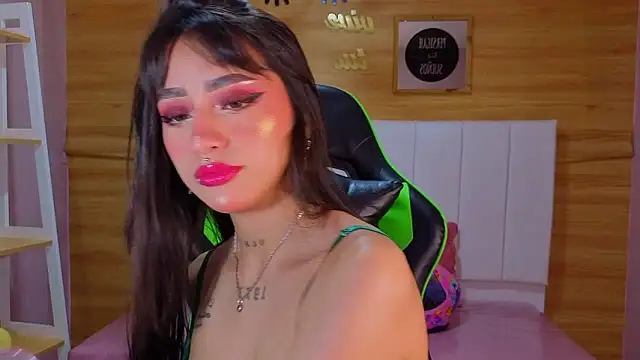 Abril Velvet a  online show from January 2026 12:42:02 PM