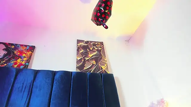 Annie switt online show from November 2025 08:45:01 PM