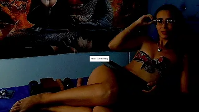 MiaBlaze  online show from January 2026 07:39:01 PM