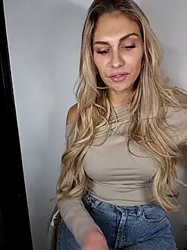 Snapshot of Melody1600 chatting on November 2025 12:59:02 AM Melody1600 online show from November 2025 12:59:02 AM