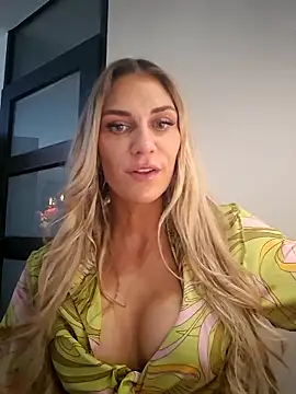 Snapshot of Melody1600 chatting on October 2025 09:25:01 PM Melody1600 online show from October 2025 09:25:01 PM