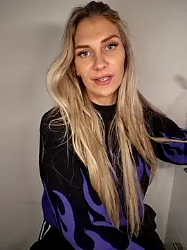 Snapshot of Melody1600 chatting on October 2025 06:54:02 PM Melody1600 online show from October 2025 06:54:02 PM