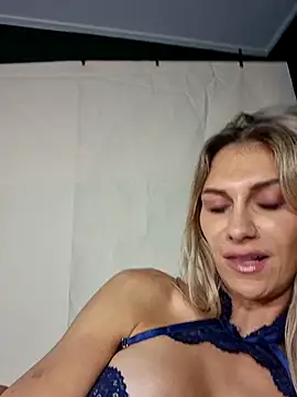 Snapshot of Melody1600 chatting on October 2025 01:21:02 PM Melody1600 online show from October 2025 01:21:02 PM