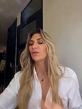 Melody1600 online show from December 2025 08:52:01 PM