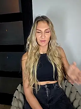 Melody1600 online show from December 2025 09:05:01 PM