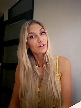 Snapshot of Melody1600 chatting on October 2025 06:52:02 PM Melody1600 online show from October 2025 06:52:02 PM