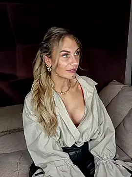 Snapshot of Melody1600 chatting on November 2025 07:51:01 PM Melody1600 online show from November 2025 07:51:01 PM