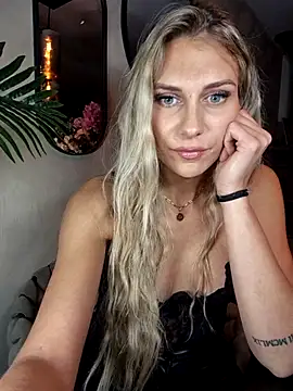 Snapshot of Melody1600 chatting on September 2025 07:20:01 PM Melody1600 online show from September 2025 07:20:01 PM