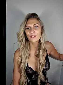 Snapshot of Melody1600 chatting on October 2025 07:11:02 PM Melody1600 online show from October 2025 07:11:02 PM