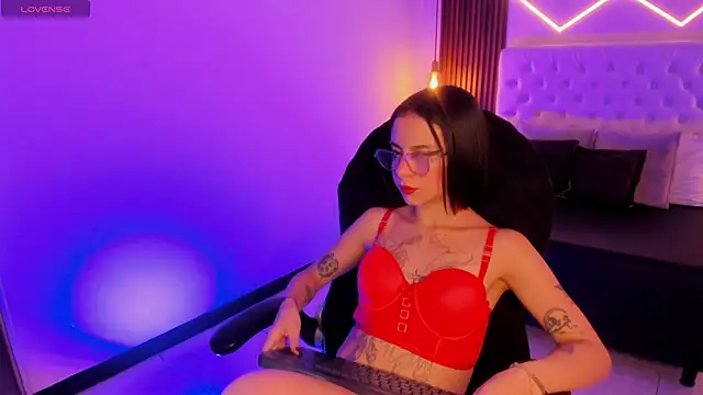 ZamabyCrucie online show from December 2025 06:57:02 PM