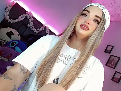 Snapshot of kattie_Sweet_ chatting on October 2025 12:44:01 AM kattie Sweet  online show from October 2025 12:44:01 AM
