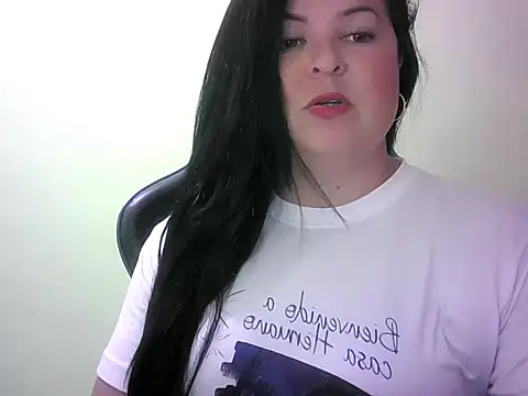 Snapshot of anapaulaa chatting on November 2025 02:22:02 AM anapaulaa online show from November 2025 02:22:02 AM