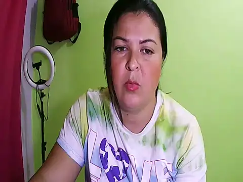 Snapshot of anapaulaa chatting on October 2025 06:43:01 PM anapaulaa online show from October 2025 06:43:01 PM