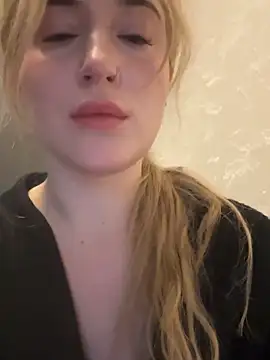 acidjuice0 online show from November 2025 02:12:02 AM