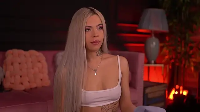 NickyBenz online show from November 2025 07:18:02 PM