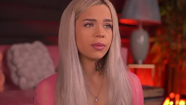 NickyBenz online show from November 2025 07:06:01 PM