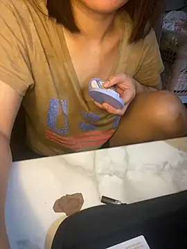 QuinRheana online show from November 2025 06:41:02 PM