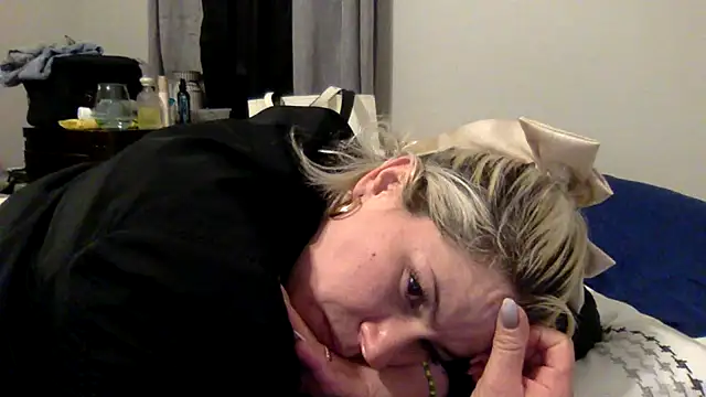 toomuchofafreak online show from February 2026 10:37:01 AM