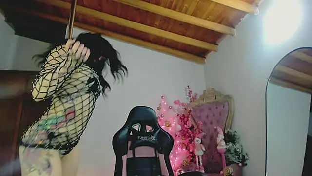 Snapshot of auraeroticaxxx chatting on November 2025 08:35:02 AM auraeroticaxxx online show from November 2025 08:35:02 AM