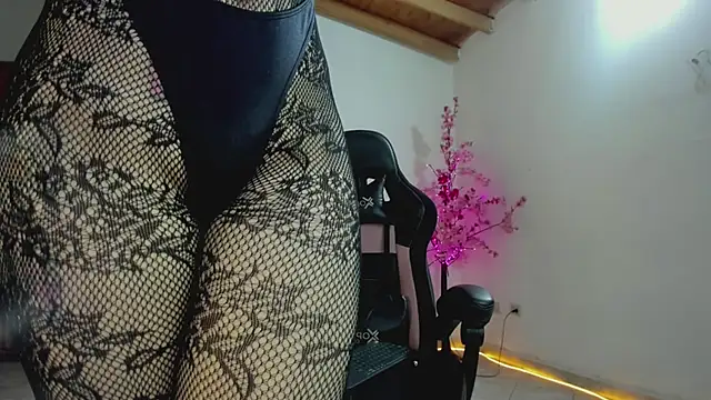 Snapshot of auraeroticaxxx chatting on September 2025 06:20:01 AM auraeroticaxxx online show from September 2025 06:20:01 AM