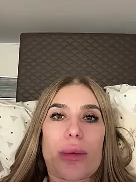 KaseyQuinn  online show from November 2025 10:43:02 PM