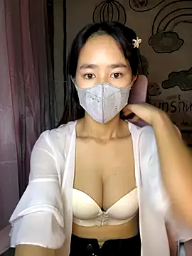TiNa 04 online show from October 2025 10:54:02 PM