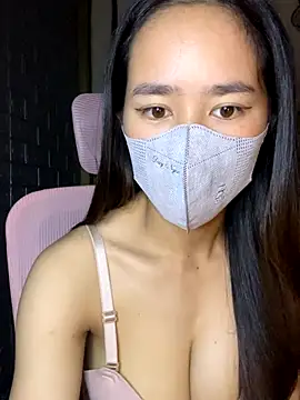TiNa 04 online show from September 2025 10:32:02 AM