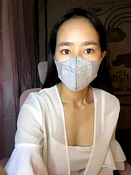 TiNa 04 online show from October 2025 10:40:01 PM