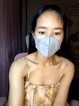 TiNa 04 online show from October 2025 10:00:01 PM