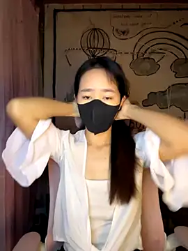 TiNa 04 online show from October 2025 10:39:02 PM