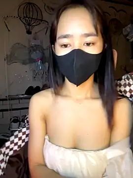 TiNa 04 online show from November 2025 11:37:01 PM