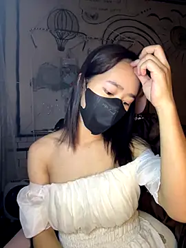 TiNa 04 online show from November 2025 11:19:01 PM